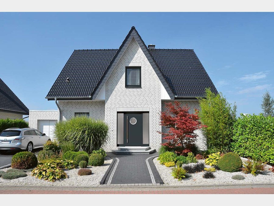 Anthrazitfarbene moderne Haustür mit Rundfenster