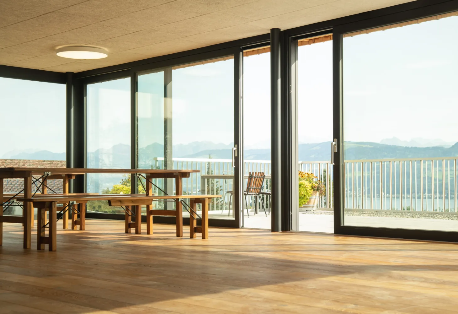 Hebeschiebetür mit Terrassenblick