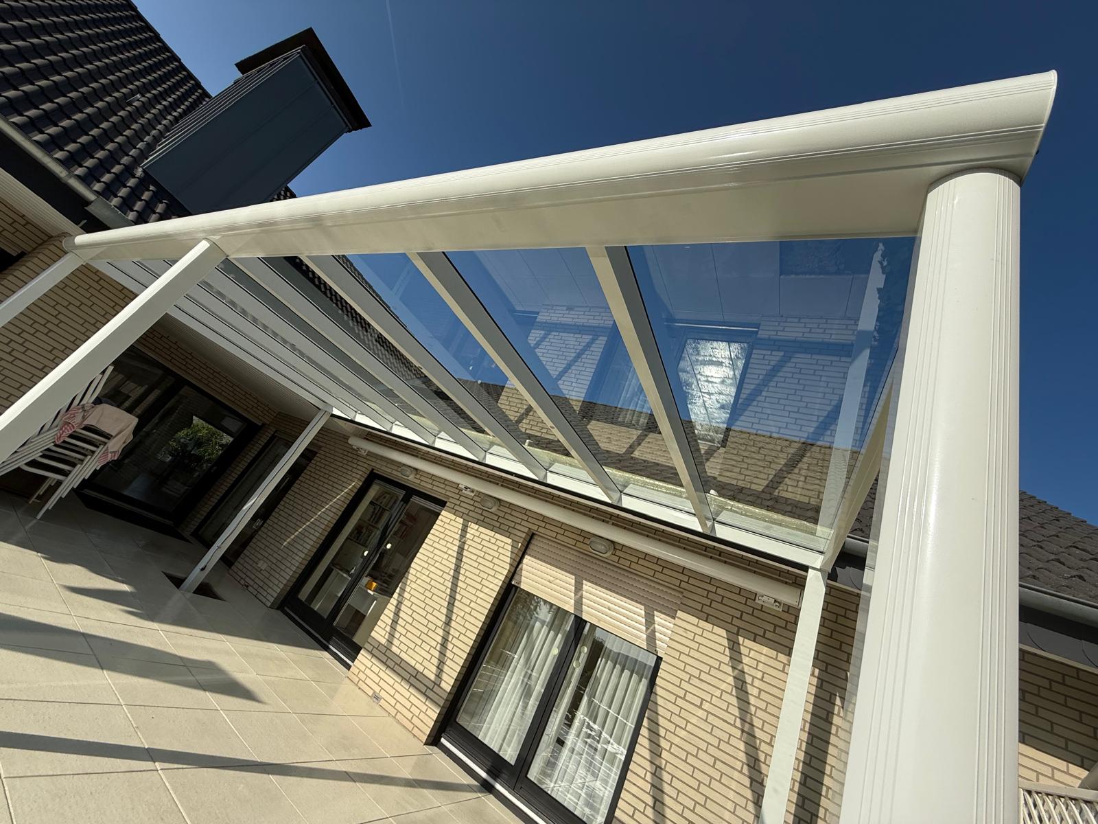 Terrassenüberdachung aus Aluminium